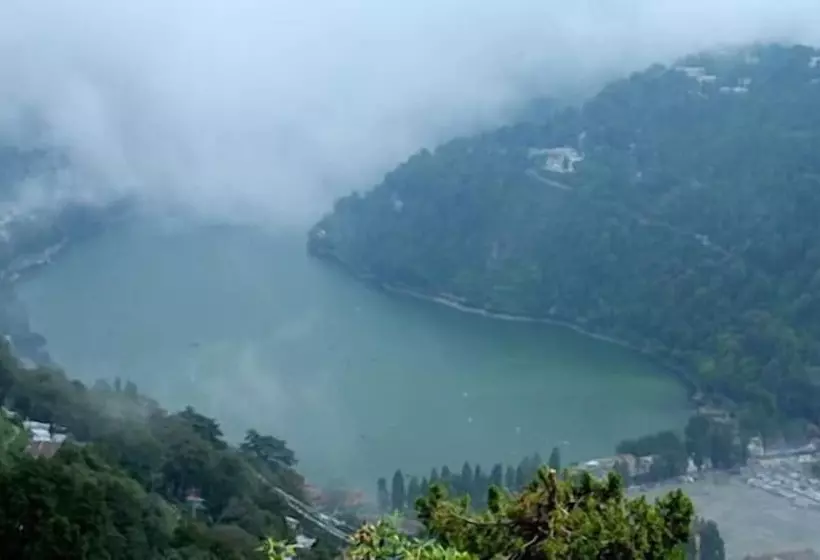 ホテル Arif Castles