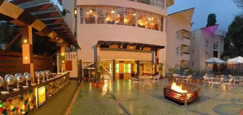 ホテル Arif Castles