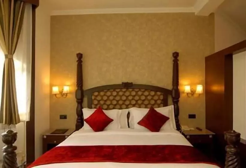 ホテル Arif Castles