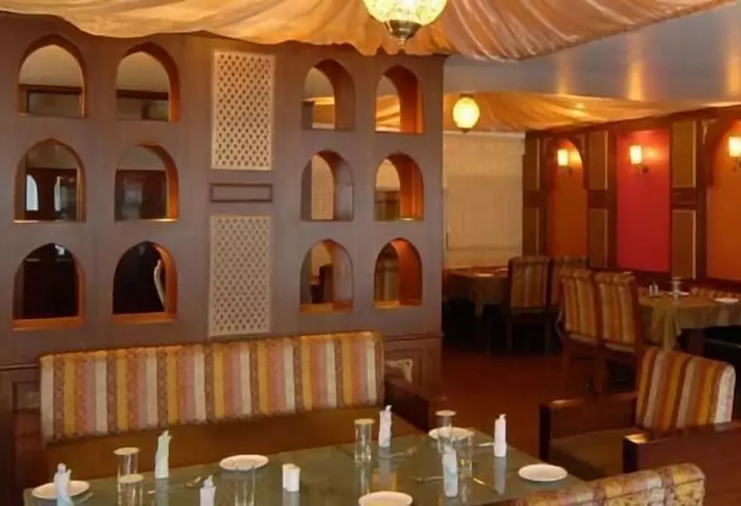 ホテル Arif Castles