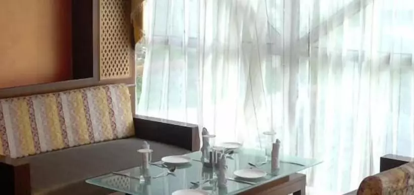 ホテル Arif Castles