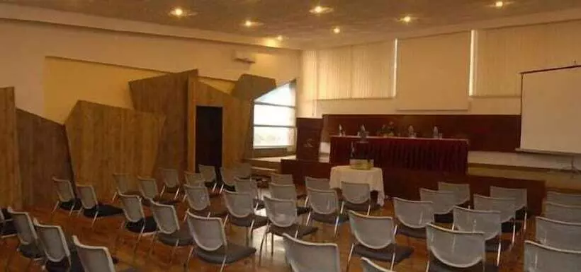 ホテル Arif Castles