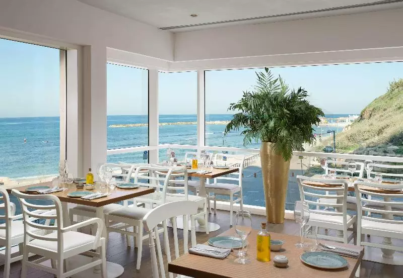Carlton Tel Aviv Hotel – Luxury On The Beach