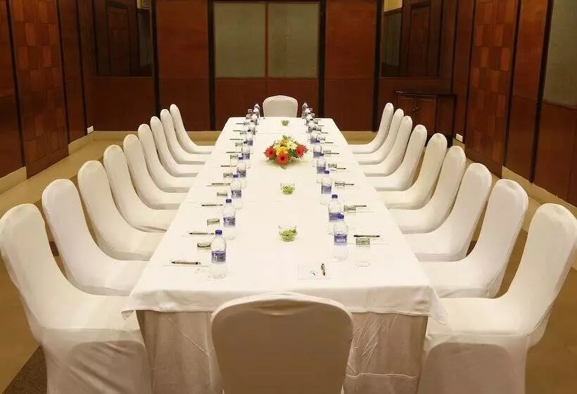 호텔 Greenpark Visakhapatnam