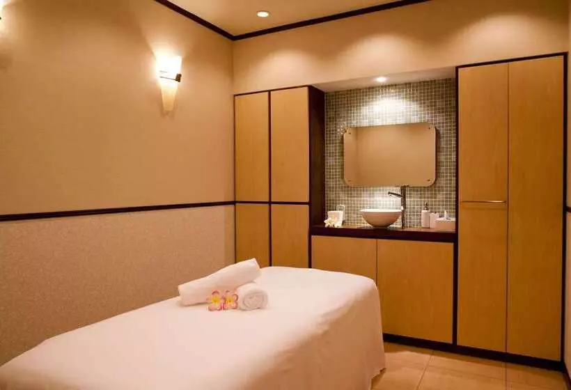 בית מלון כפרי Hilton Tokyo Bay