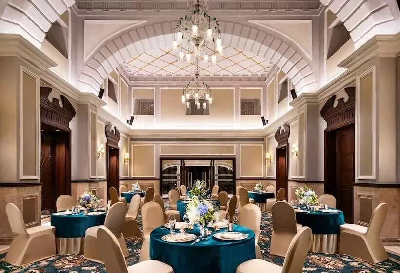 فندق Taj Usha Kiran Palace, Gwalior