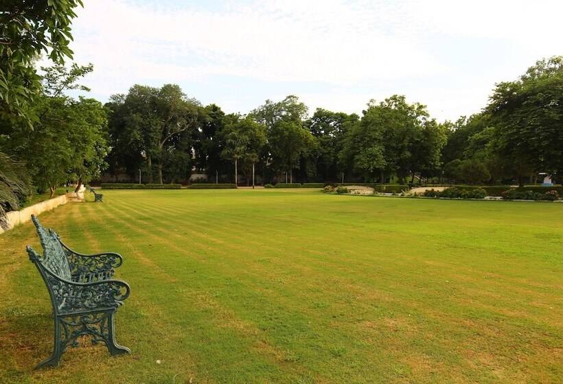 בית מלון כפרי Taj Usha Kiran Palace, Gwalior