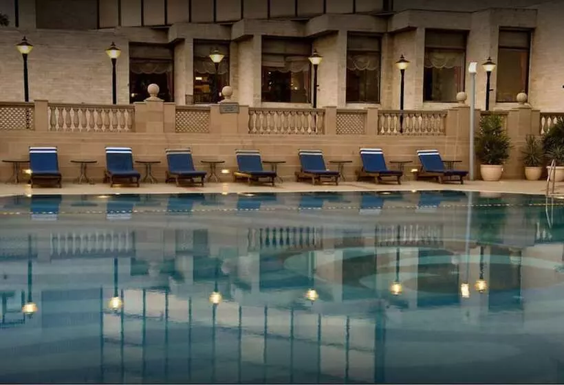 호텔 The Suryaa  New Delhi