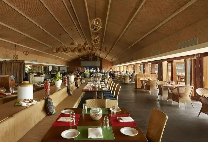 Taj Holiday Village Resort & Spa, Goa