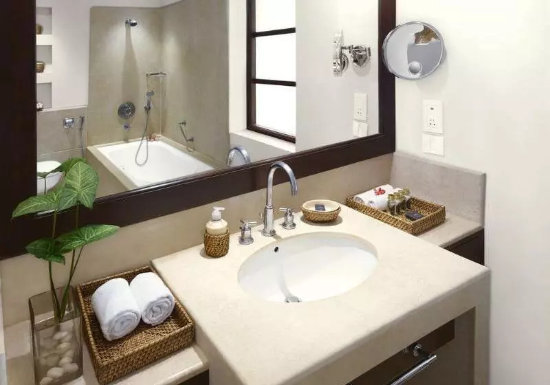 Taj Holiday Village Resort & Spa, Goa