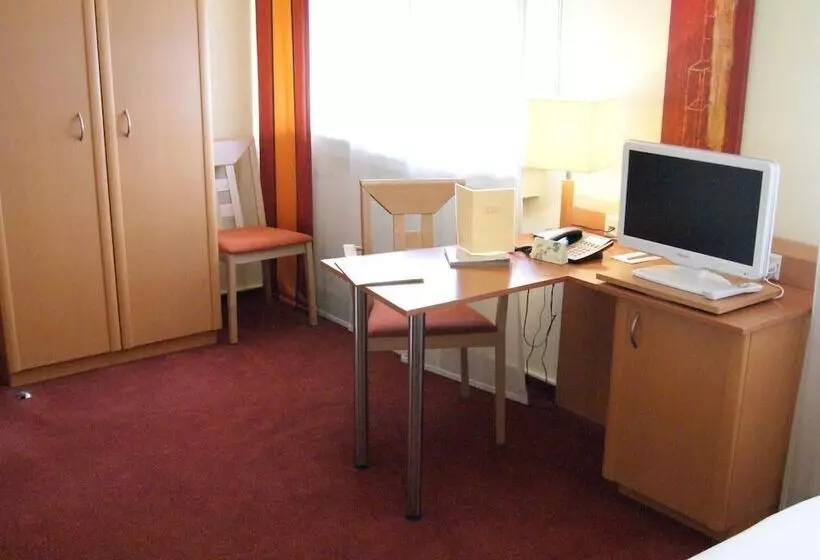 هتل Logis Hôtel Acacia