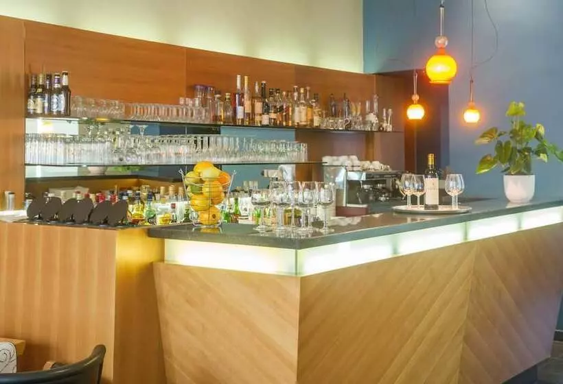 هتل Logis Hôtel Acacia