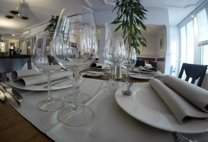 هتل Logis Hôtel Acacia