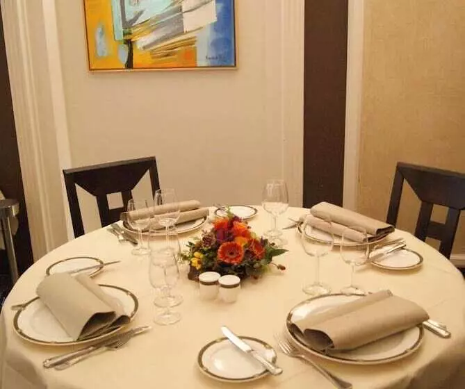 هتل Logis Hôtel Acacia