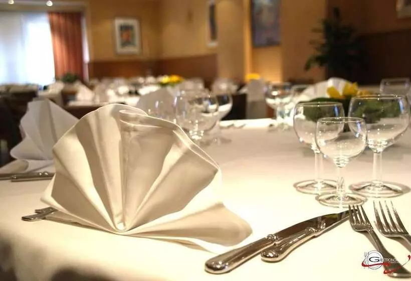 هتل Logis Hôtel Acacia