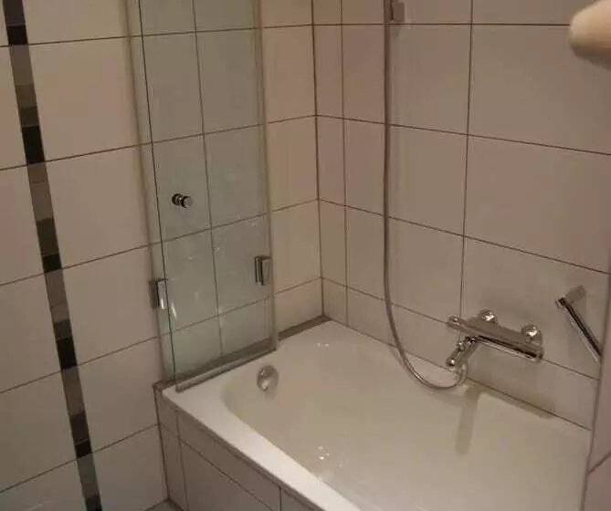 هتل Logis Hôtel Acacia