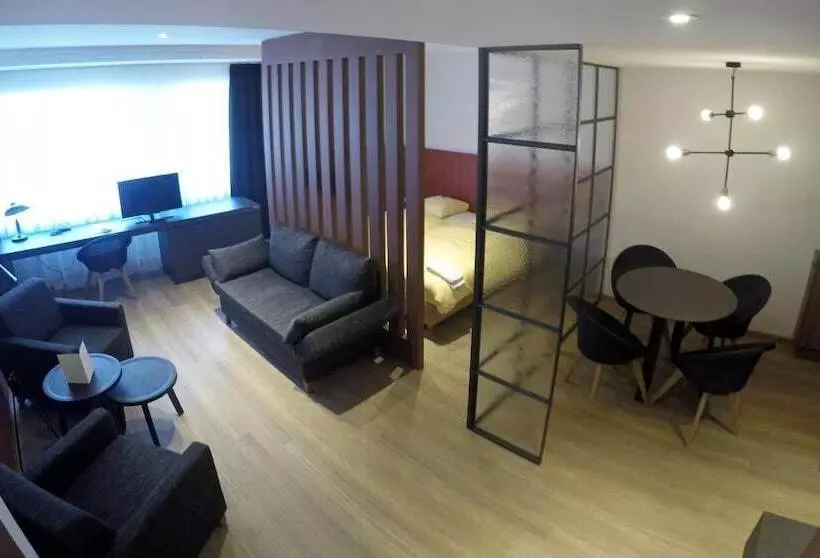 هتل Logis Hôtel Acacia