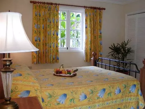 هتل Bar B Barn Beach