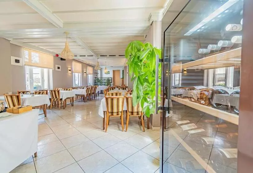 هتل Hôtel Le Petit Poète