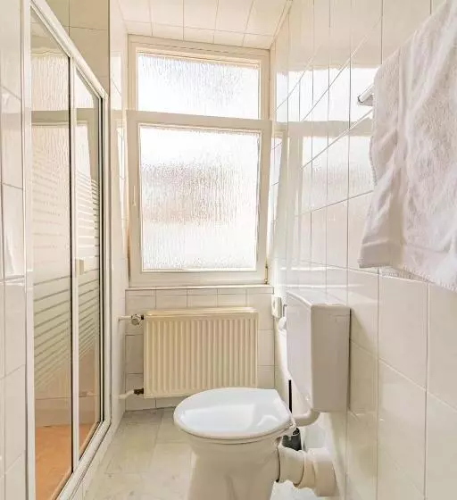 هتل Hôtel Le Petit Poète