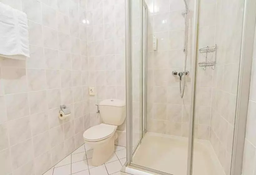 هتل Hôtel Le Petit Poète