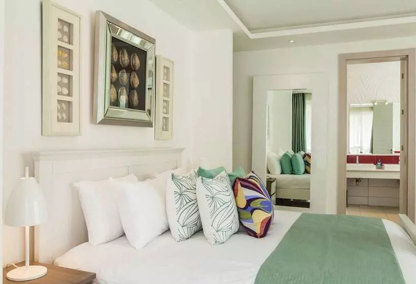 Отель Leopard Beach Resort And Spa