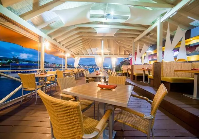 هتل Ocean Terrace Inn