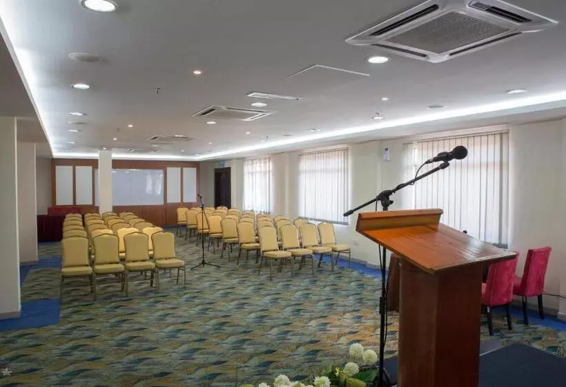 בית מלון כפרי Seri Malaysia Kuala Terengganu