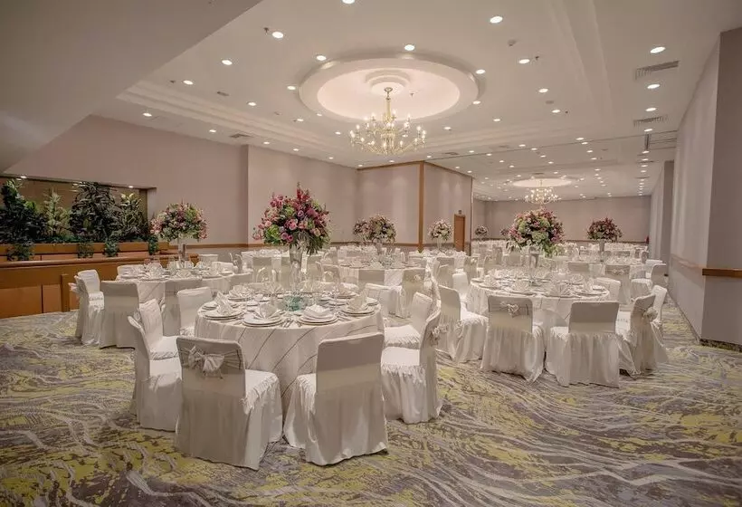 Отель Courtyard By Marriott Mexico City Revolucion