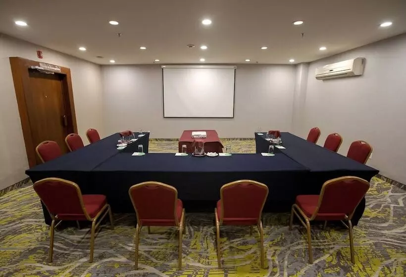 Отель Courtyard By Marriott Mexico City Revolucion