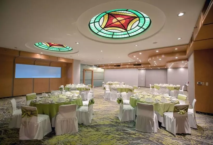 Отель Courtyard By Marriott Mexico City Revolucion