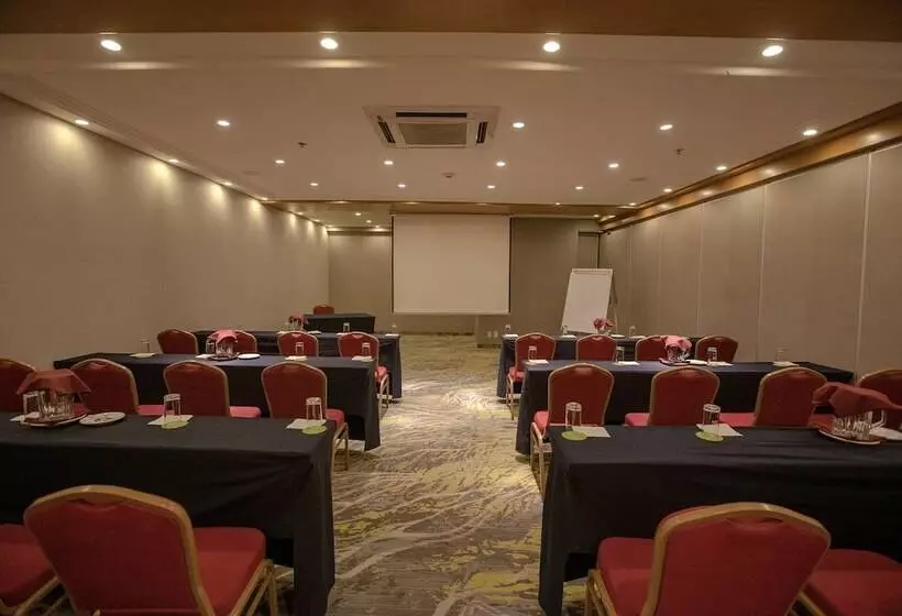 Отель Courtyard By Marriott Mexico City Revolucion