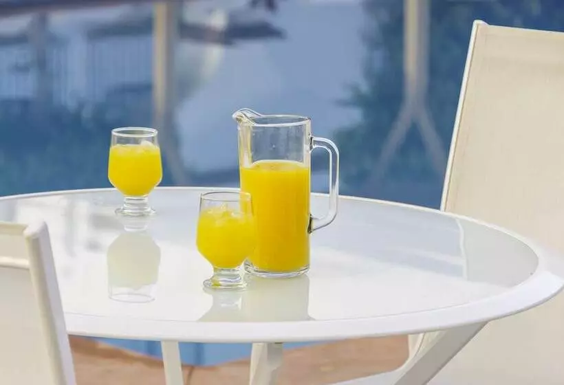 Отель Fiesta Inn Queretaro