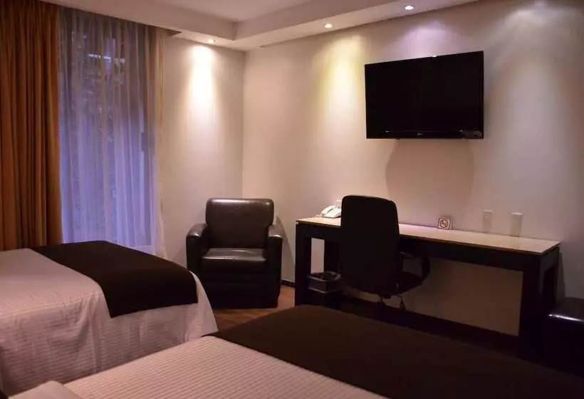 ホテル Gobernador