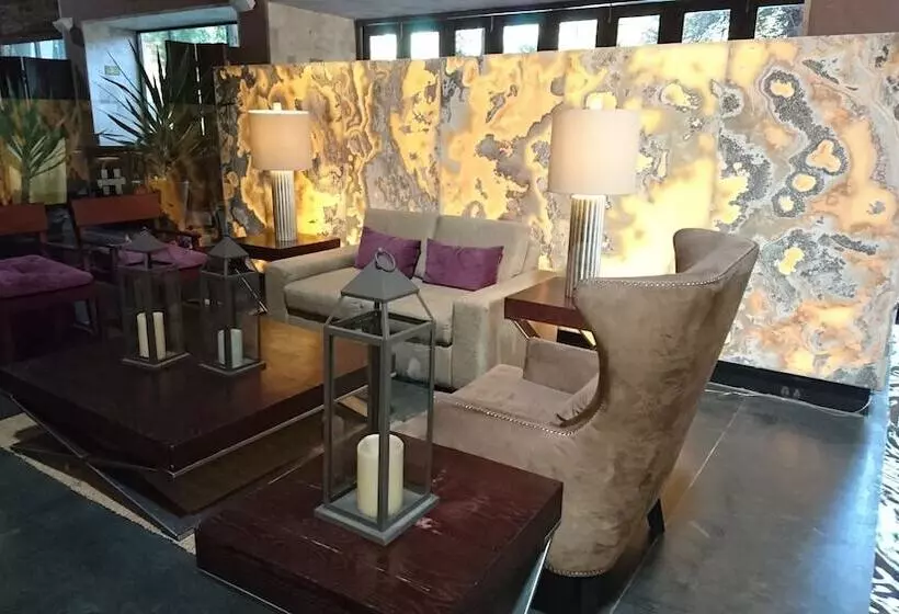 ホテル Gobernador