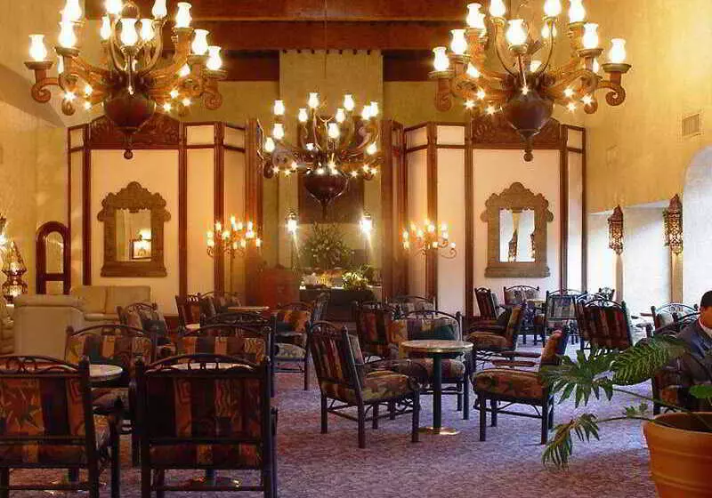 ホテル Gobernador