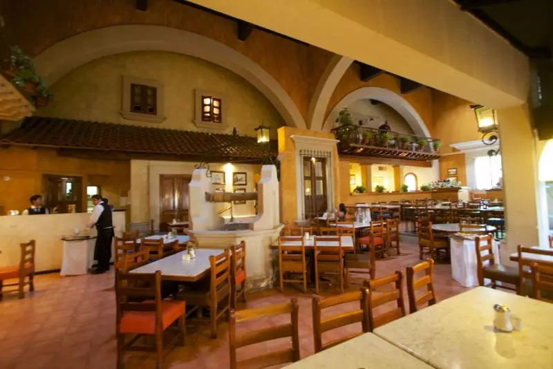 ホテル Gobernador