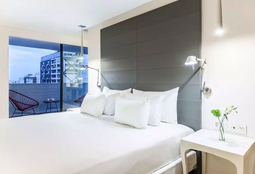 ホテル NH Collection Mexico City Reforma