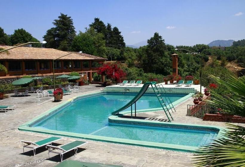 هتل Pie De La Sierra