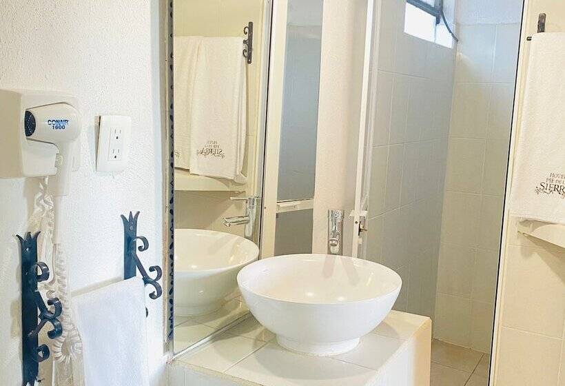 هتل Pie De La Sierra