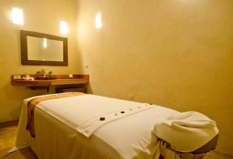 ホテル Playa Azul Cozumel