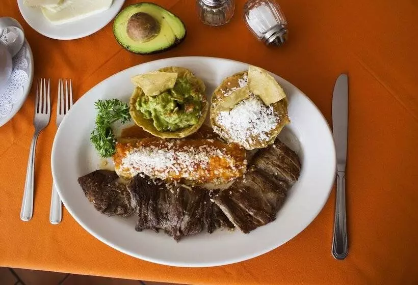 فندق Puerta Del Sol Guadalajara