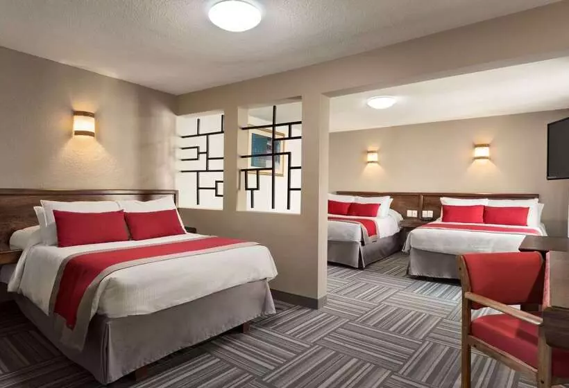 Hotel Ramada Plaza By Wyndham Leon