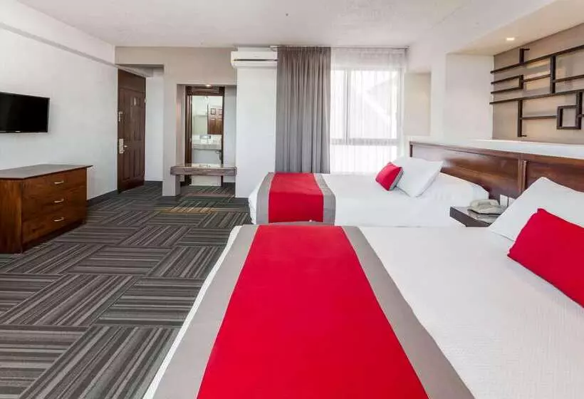 Hotel Ramada Plaza By Wyndham Leon