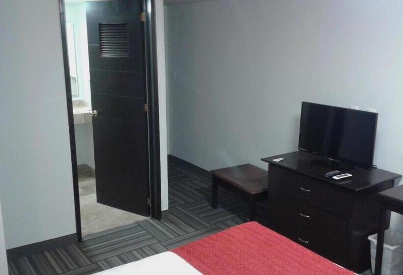 فندق Ramada Plaza By Wyndham Leon