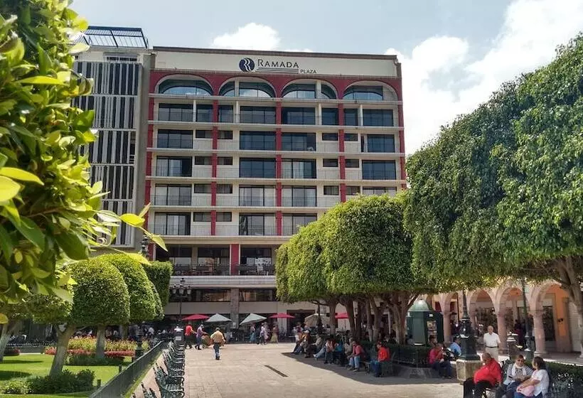 Hotel Ramada Plaza By Wyndham Leon