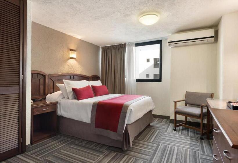 فندق Ramada Plaza By Wyndham Leon