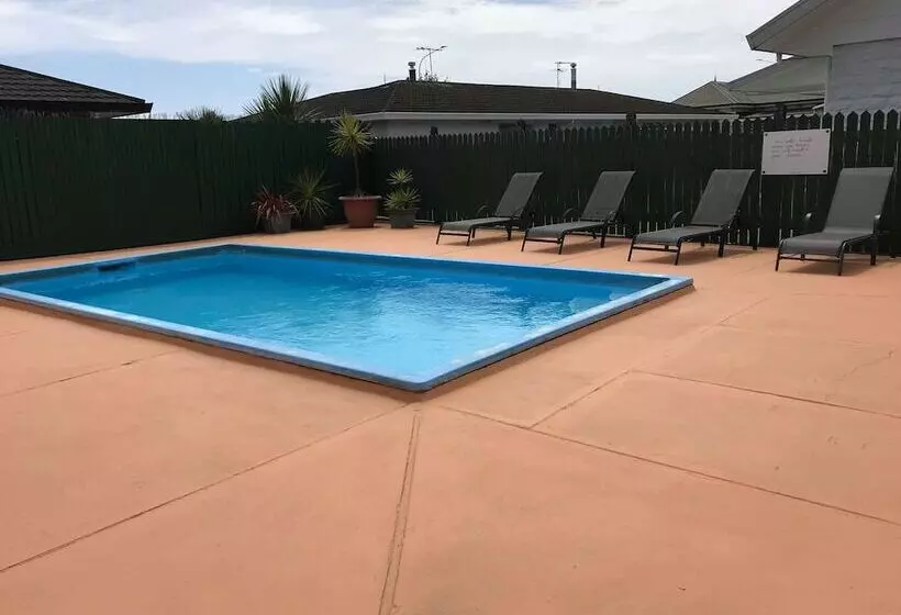 193 Aorangi Manor Motel