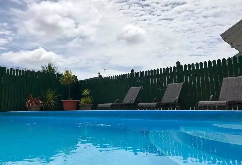 193 Aorangi Manor Motel