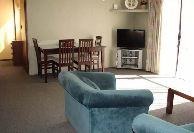 193 Aorangi Manor Motel